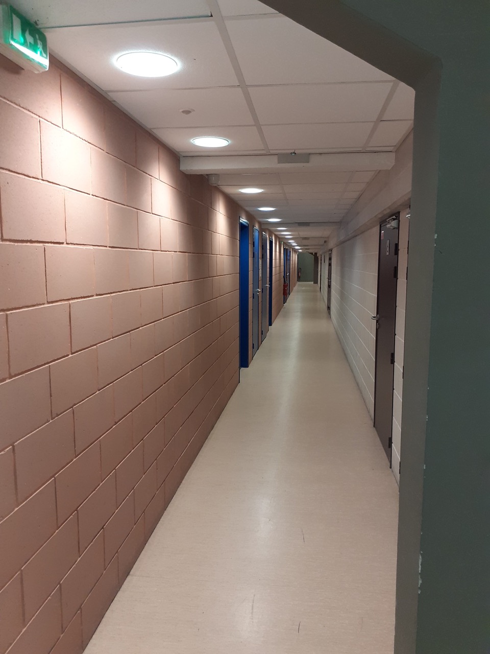 couloirs-dacces-aux-vestiaires
