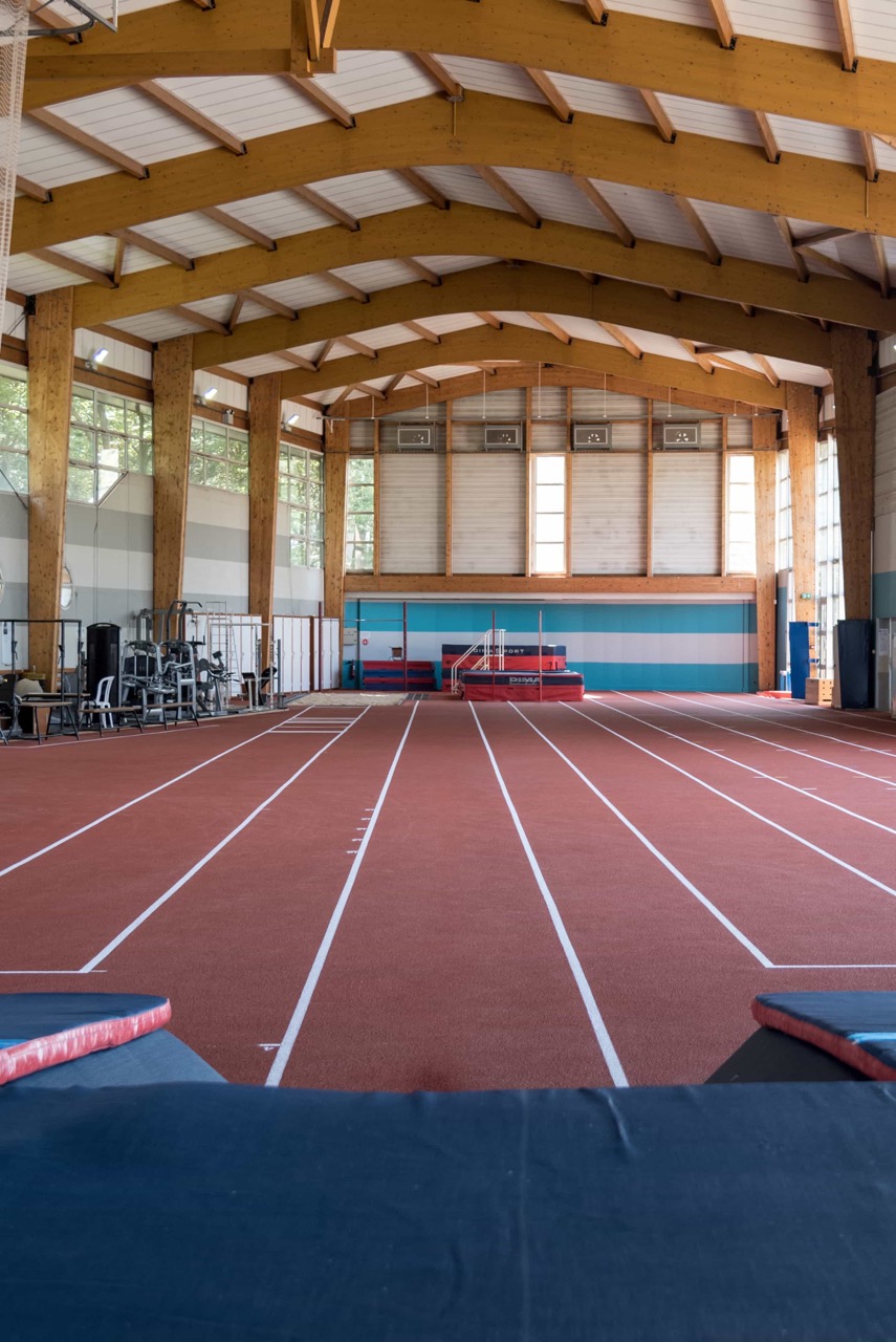 Maison-des-Sports-Halle-dathle╠utisme-nettoye╠ue