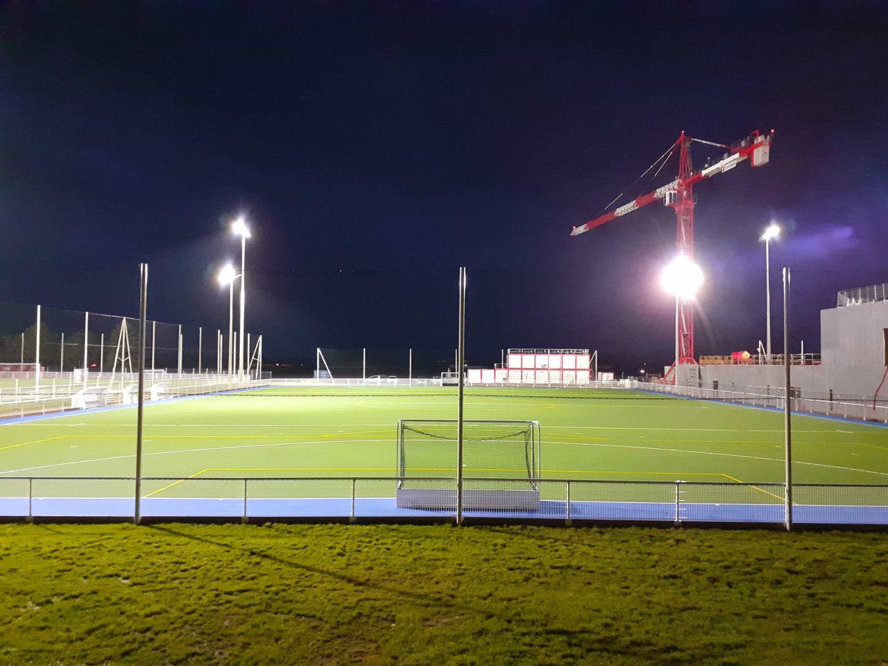 Terrain-de-hockey-sur-gazon-Gagarine