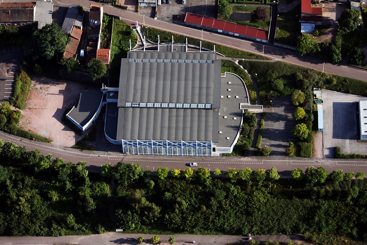 vue-aerienne-Halle-des-sports