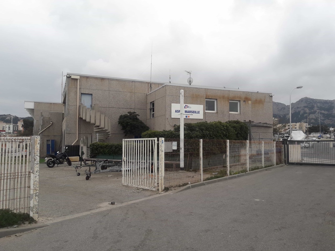 Entre-et-sortie-privatise-espace-JO-min
