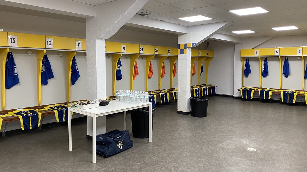 VESTIAIRE-STADE2-LDD