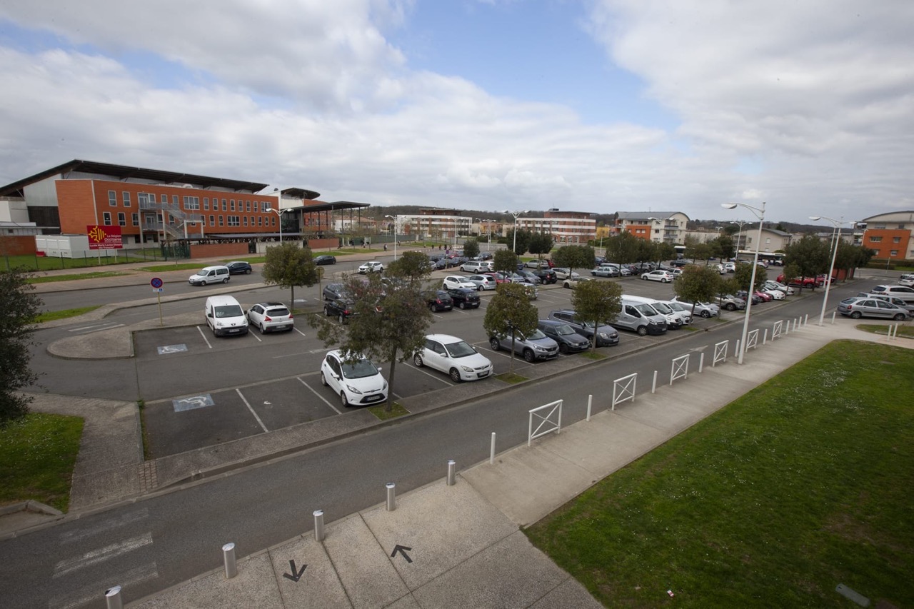 15.Espace-sportif-Quefets-Vue-Parking