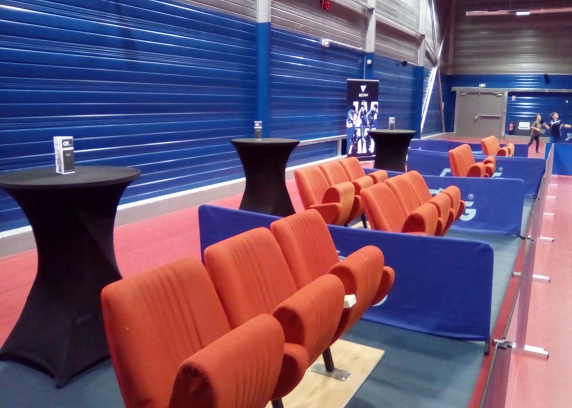 Salle-de-Tennis-de-table-Loges-VIP