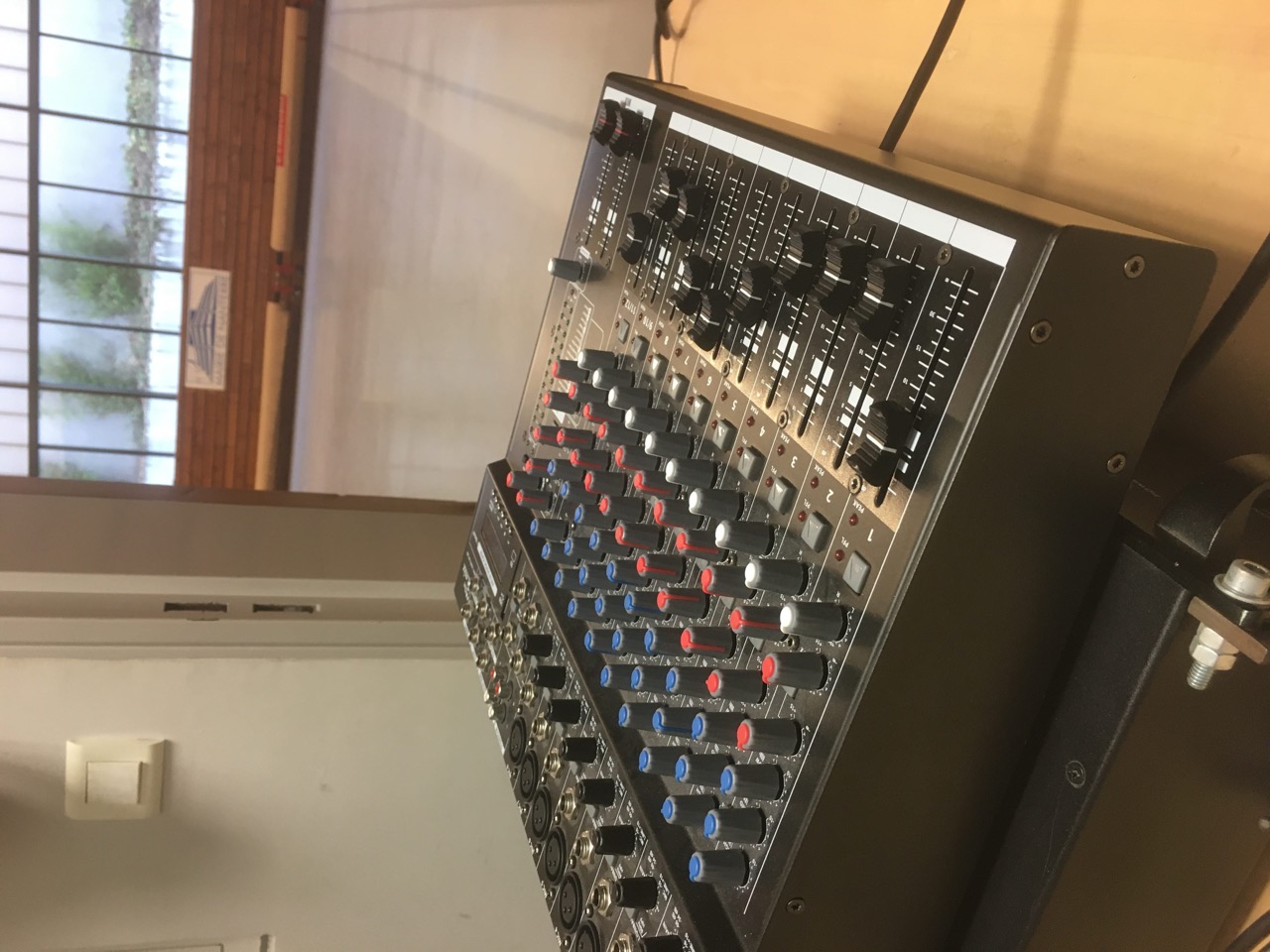 0A3-Table-de-mixage