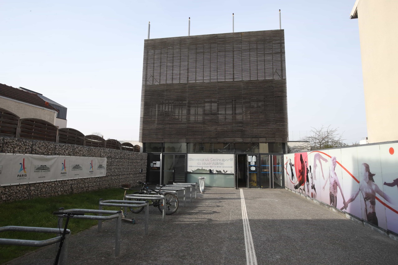 3.Entree-du-gymnase