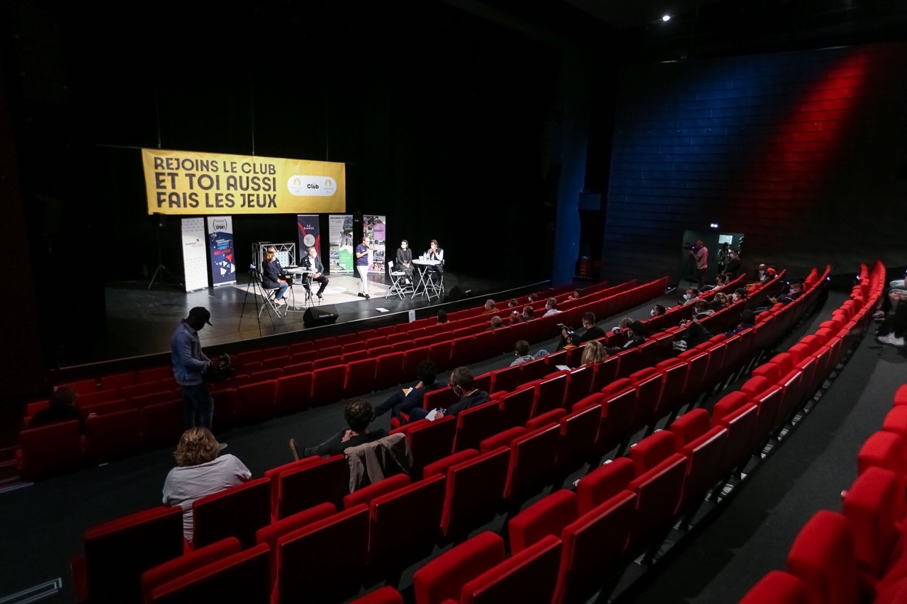 PALAIS-DU-LITTORAL-THEATRE-SALLE