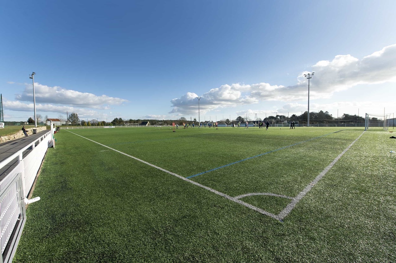 Terrain-de-Football-Synthetique-Complexe-Sportif-du-Perenno_DCE6784