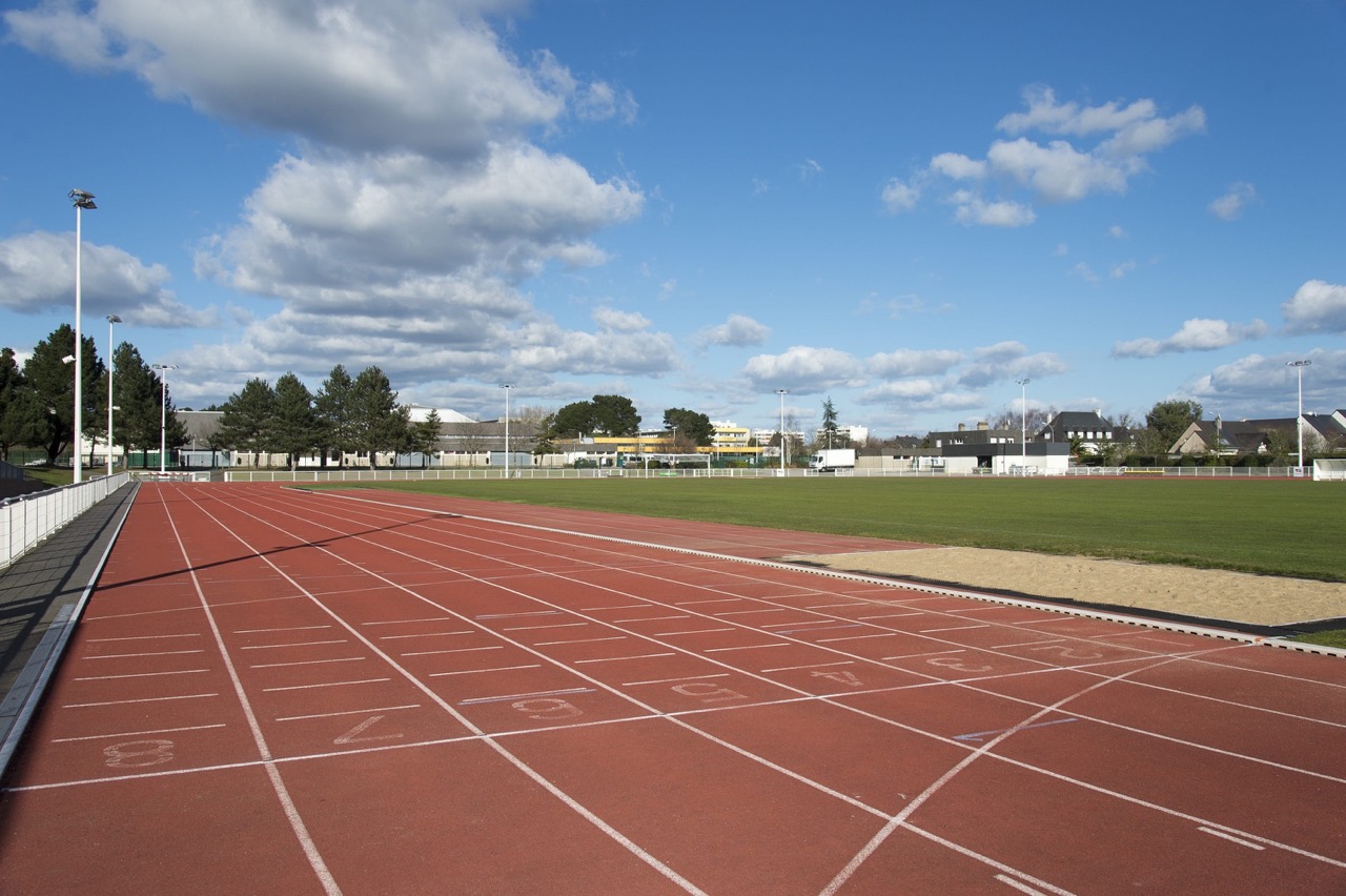 Terrain-Football-et-Piste-Athletisme-1