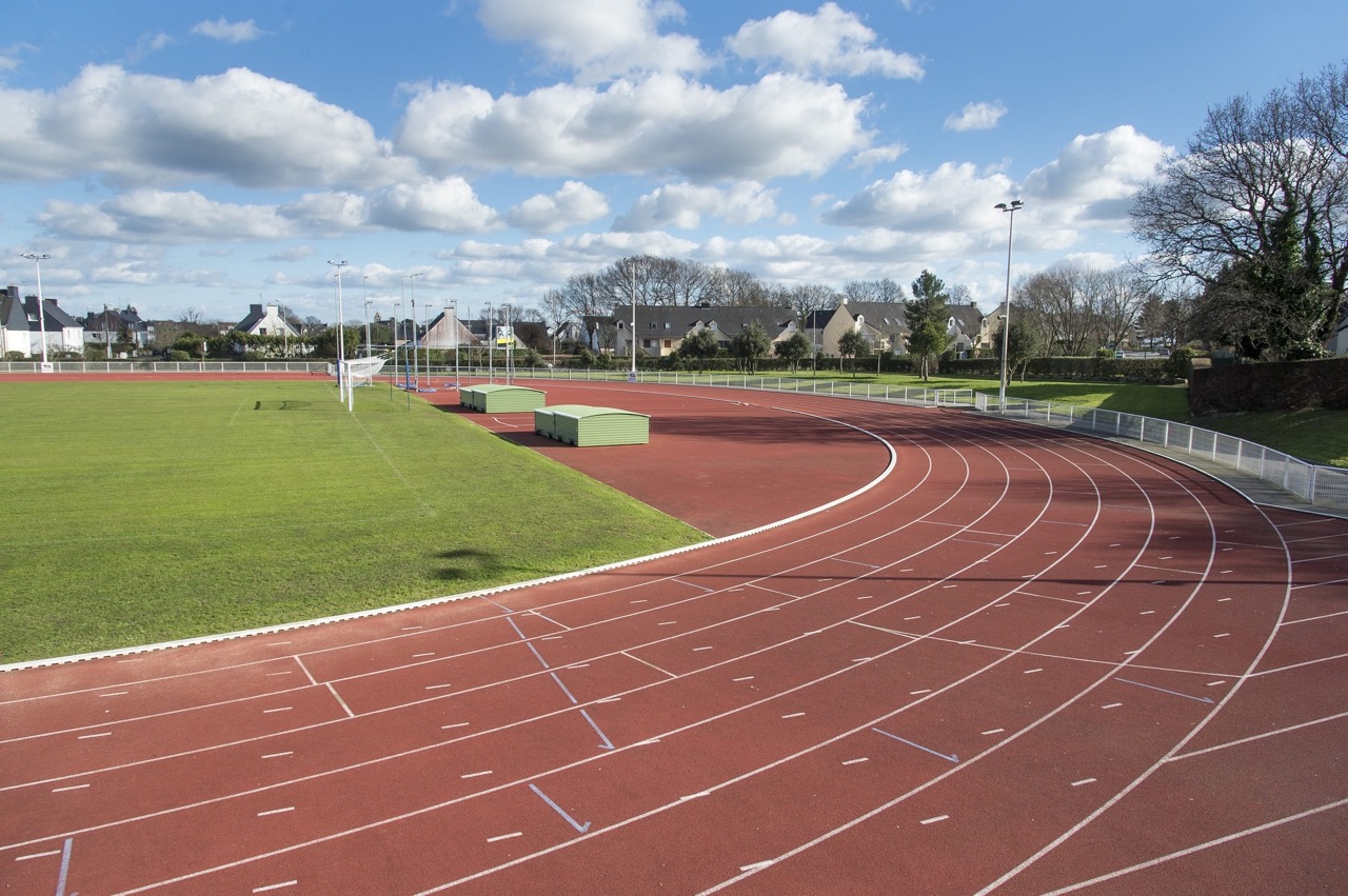 Terrain-Football-et-Piste-Athletisme