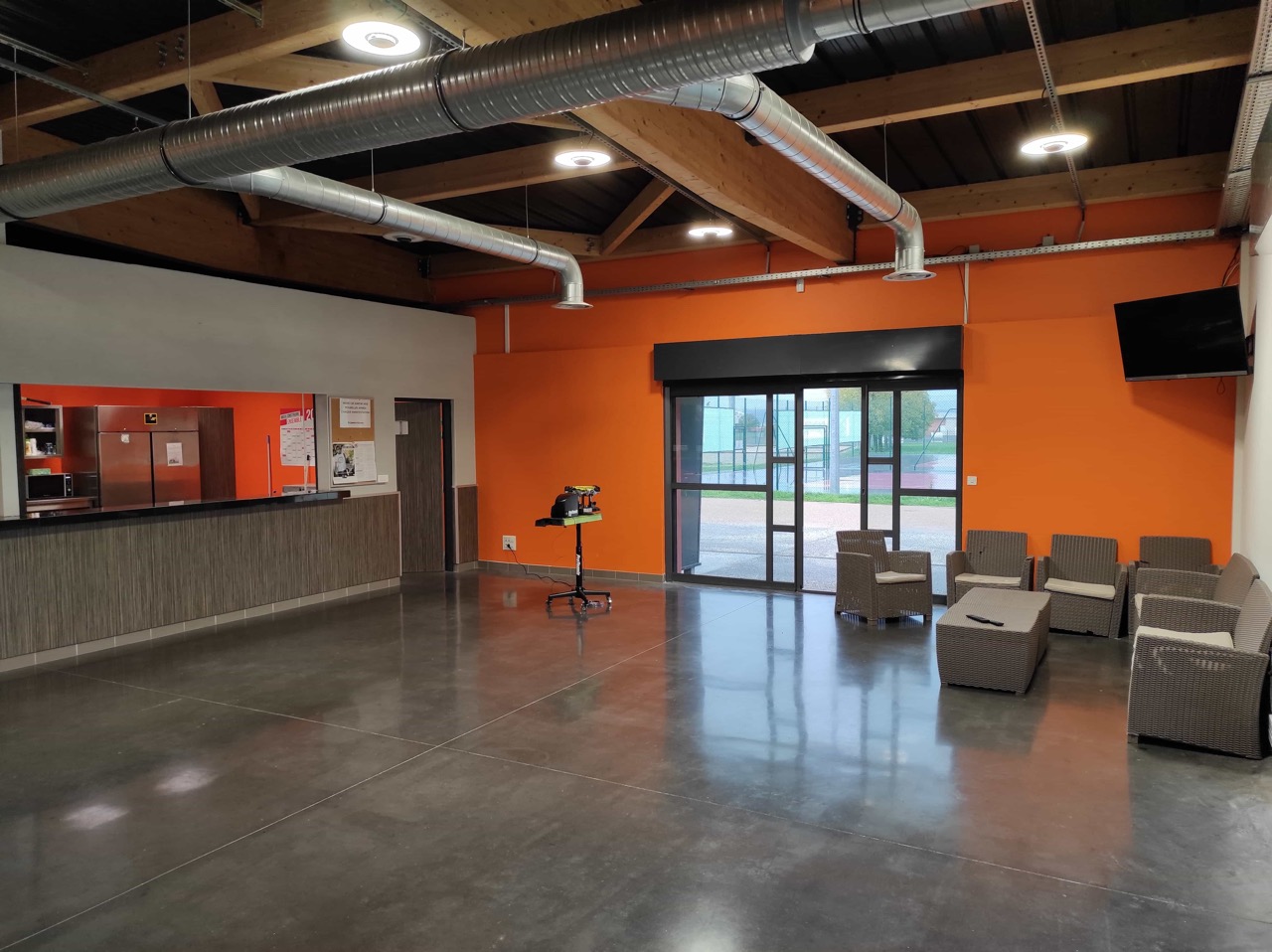 Club-house-Complexe-Raquette