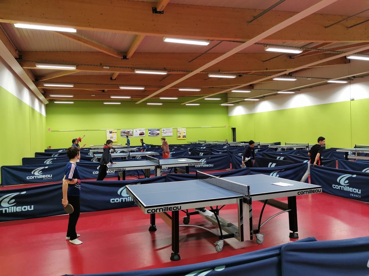Complexe-Raquette-salle-tennis-de-table-1