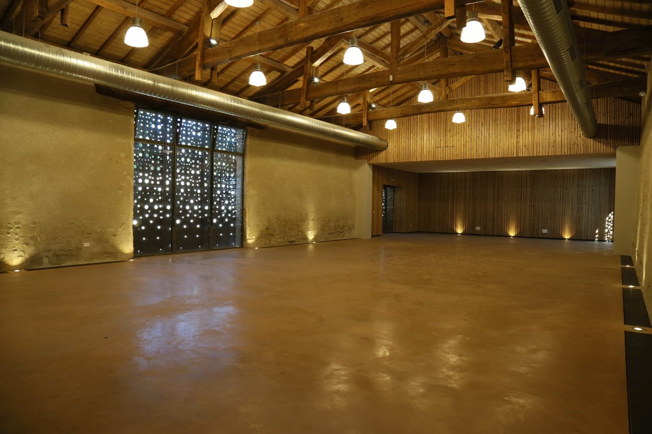 Salle-des-Fetes-interieur