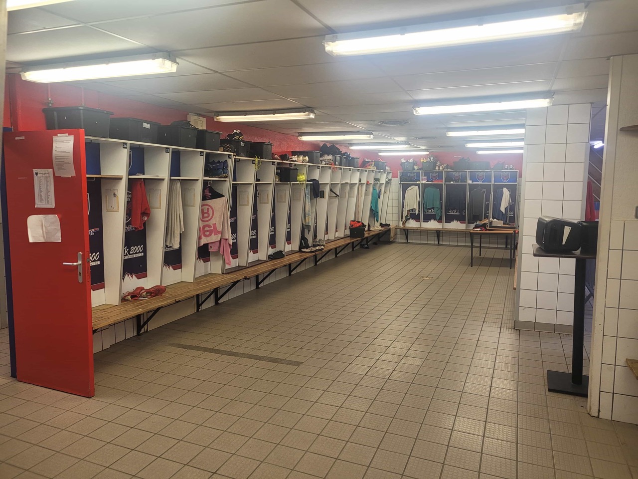 Photo-2-vestiaires-Pro-Lesdiguieres