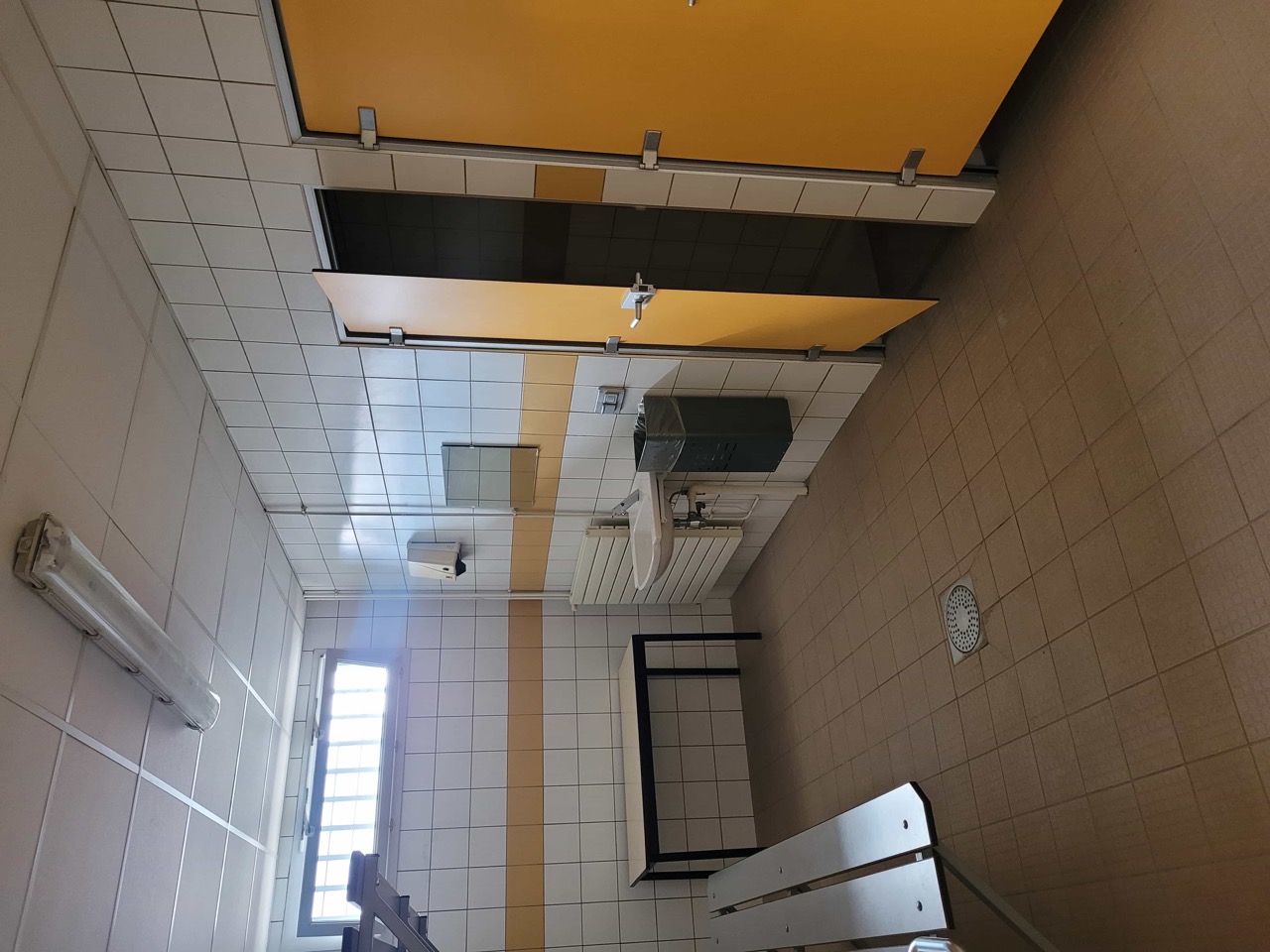 Photos-vestiaire-arbitre-Stijovic