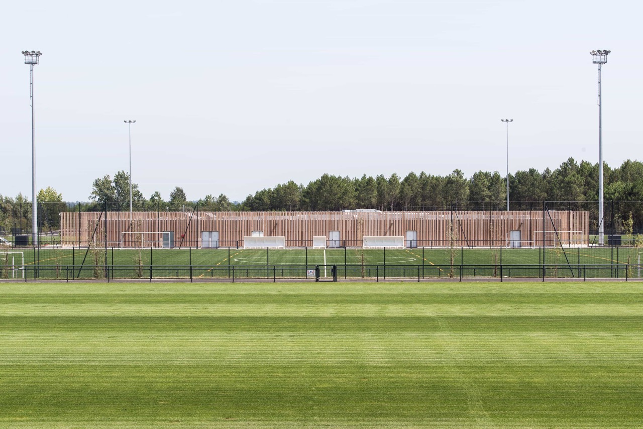 6-Stade-Pole-2