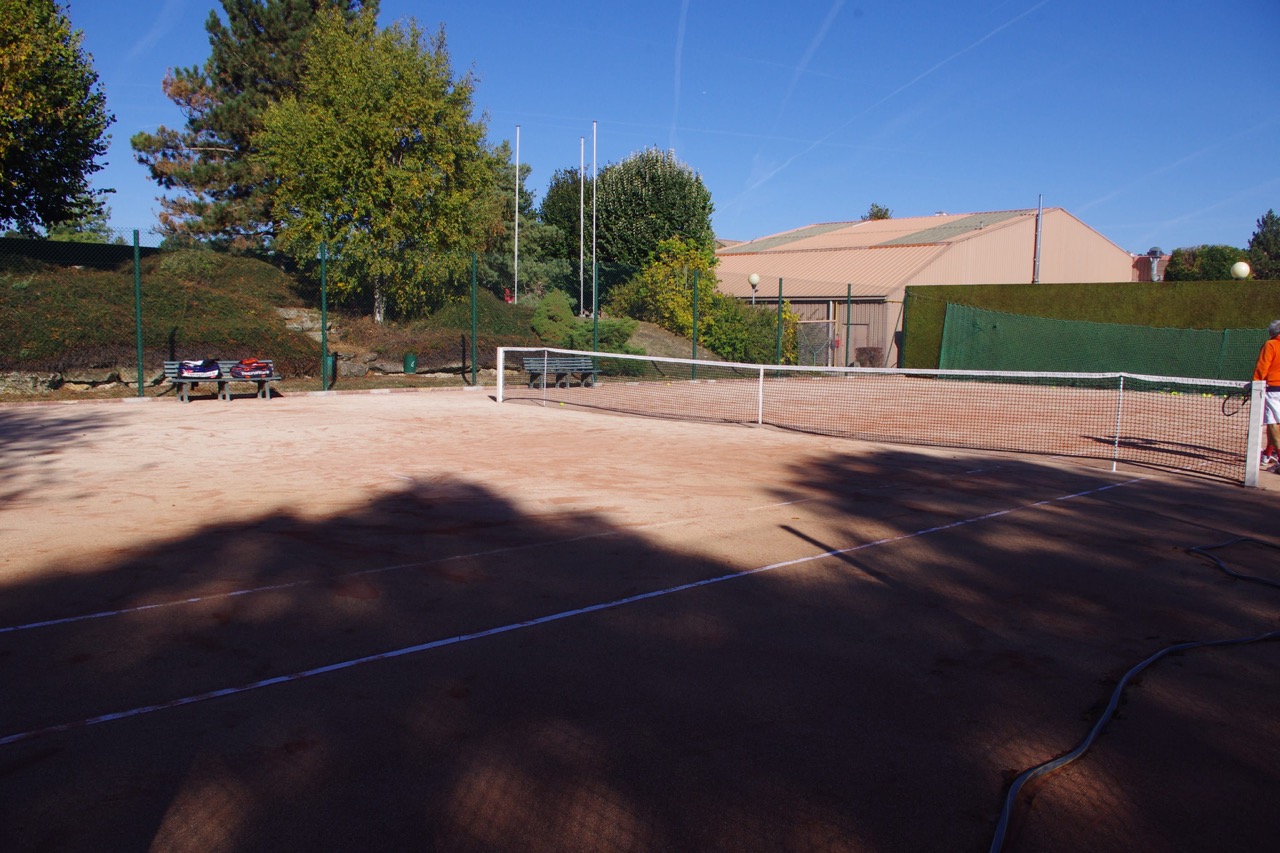 Court-central-terre-battue