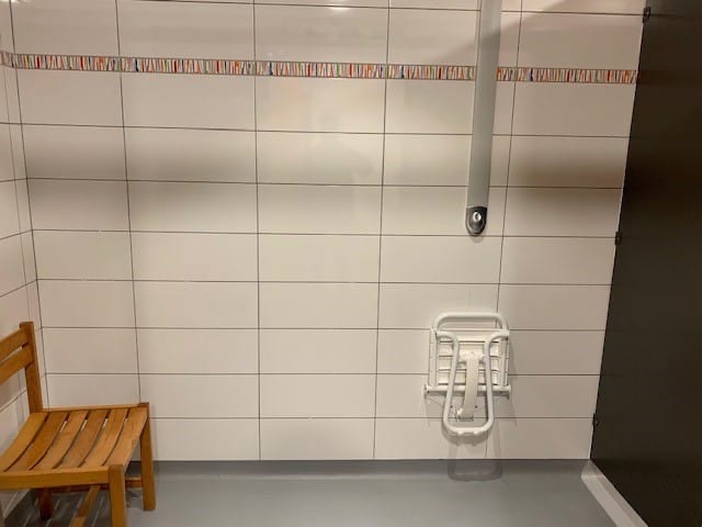 VESTIAIRE-POLE-DANSE-2