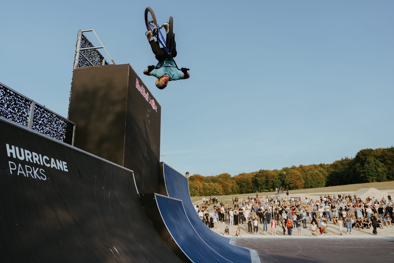 B520F50A-6B89-443F-8992-A6C04D272055